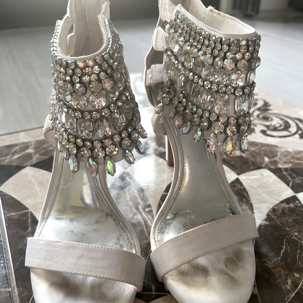 Gianni Bini silver/ white gemstone heel